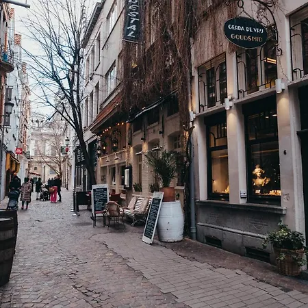 Holiday home Huize 'de Moriaan' In Historic Center Antwerp